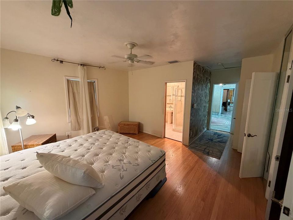 For Sale: $1,099,999 (2 beds, 2 baths, 1993 Square Feet)