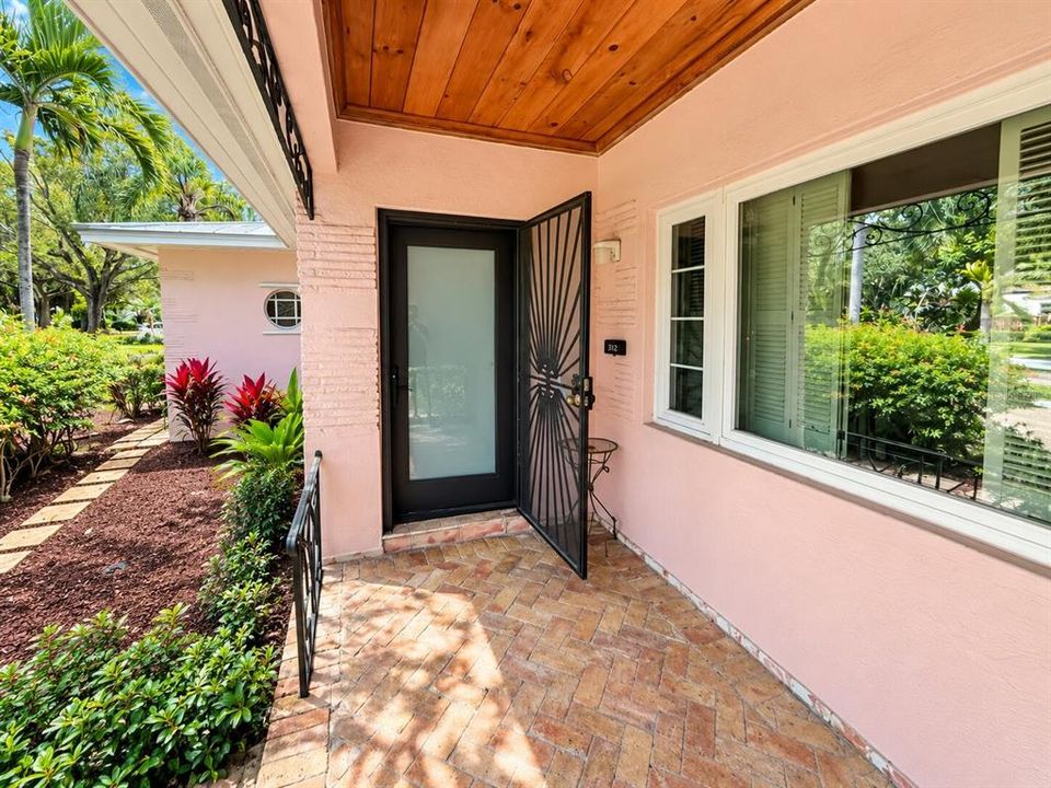 For Sale: $1,099,999 (2 beds, 2 baths, 1993 Square Feet)