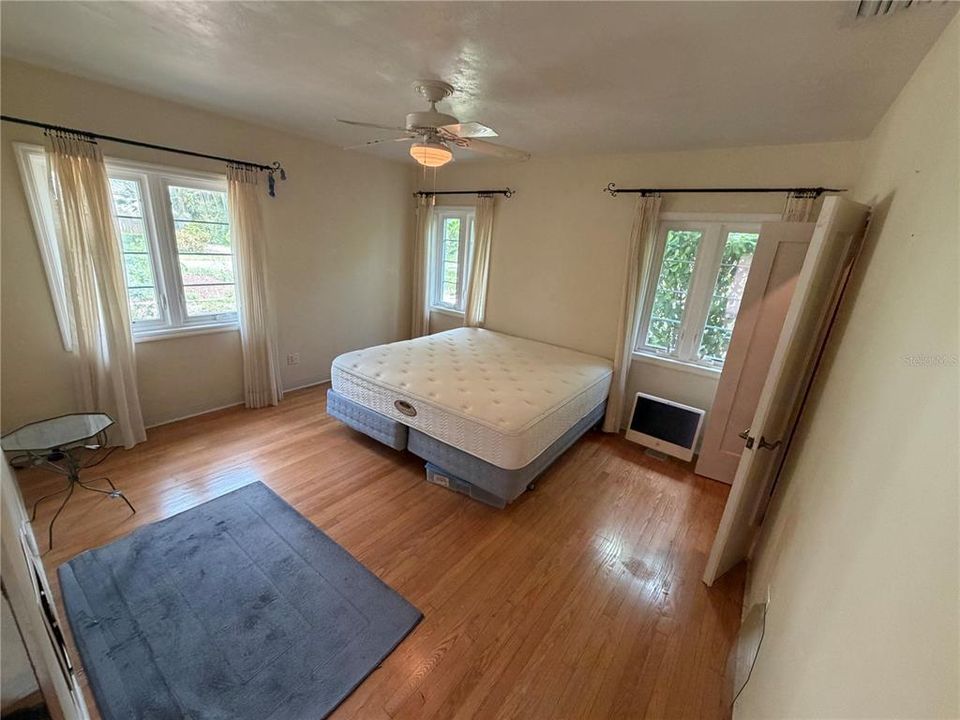 For Sale: $1,099,999 (2 beds, 2 baths, 1993 Square Feet)