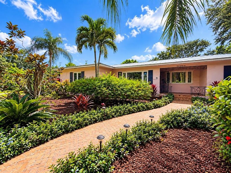 For Sale: $1,099,999 (2 beds, 2 baths, 1993 Square Feet)