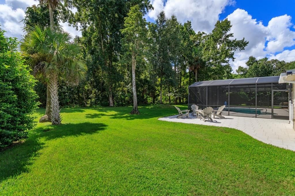 For Sale: $1,100,000 (6 beds, 5 baths, 4048 Square Feet)