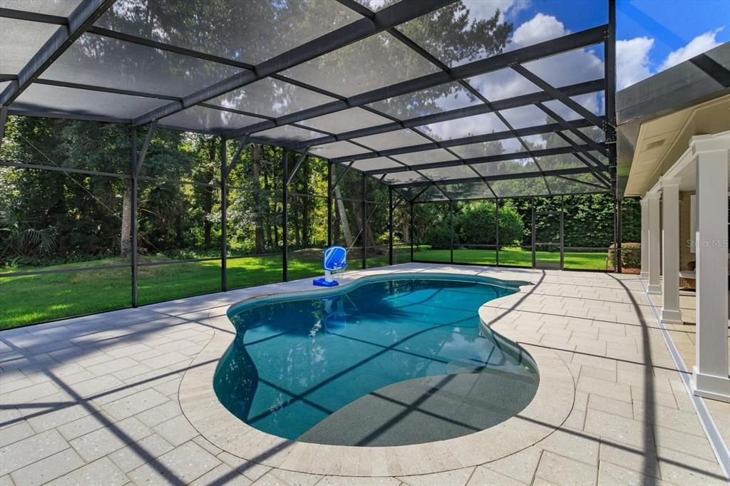 For Sale: $1,100,000 (6 beds, 5 baths, 4048 Square Feet)