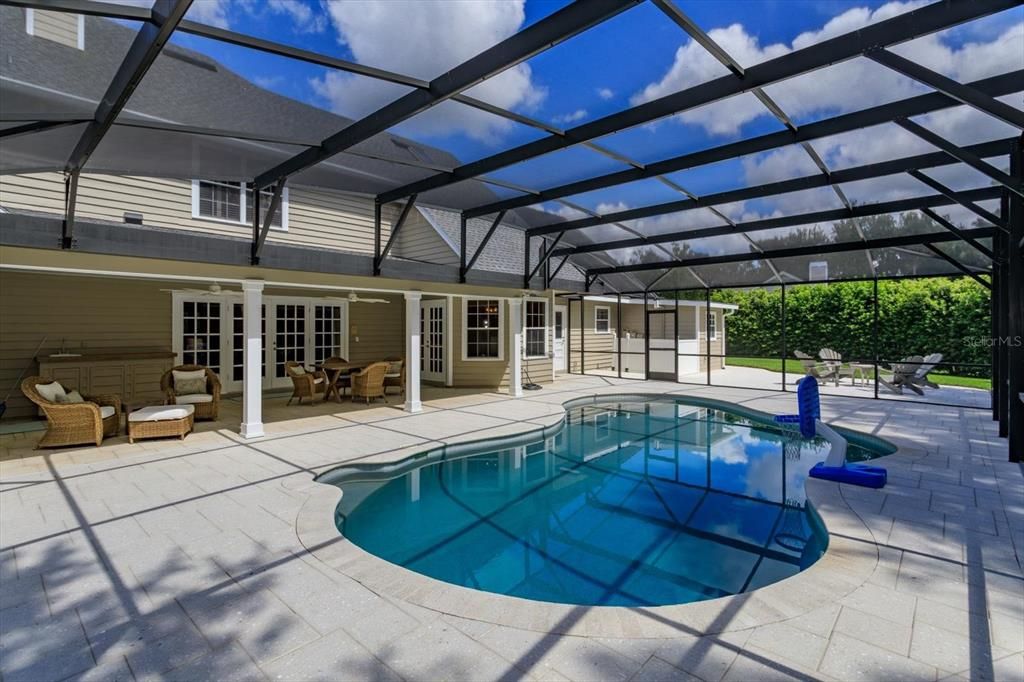For Sale: $1,100,000 (6 beds, 5 baths, 4048 Square Feet)
