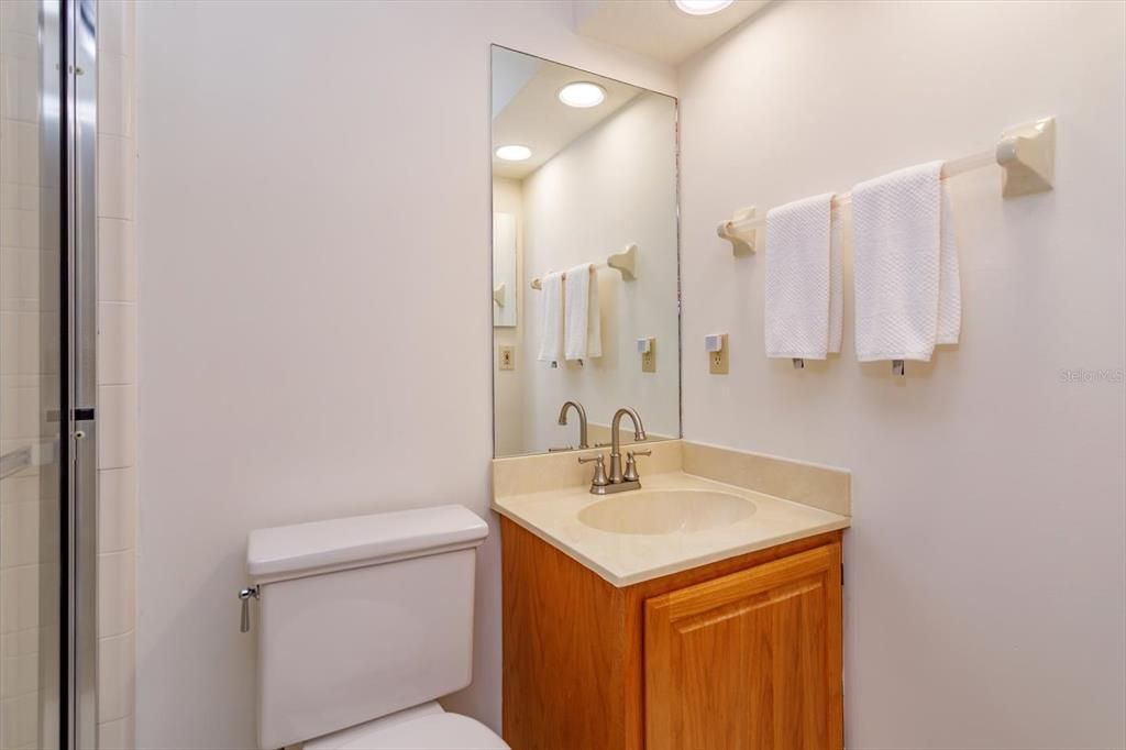 For Sale: $1,100,000 (6 beds, 5 baths, 4048 Square Feet)