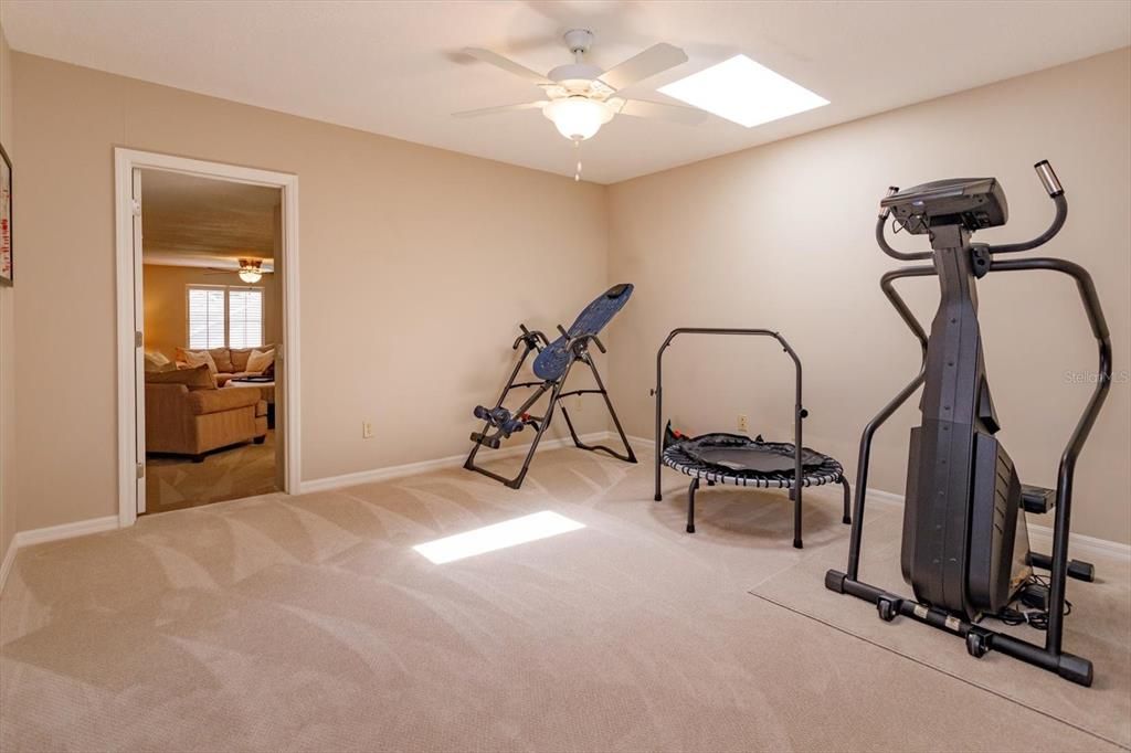 For Sale: $1,100,000 (6 beds, 5 baths, 4048 Square Feet)