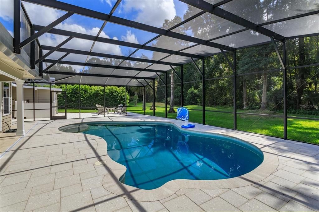 For Sale: $1,100,000 (6 beds, 5 baths, 4048 Square Feet)