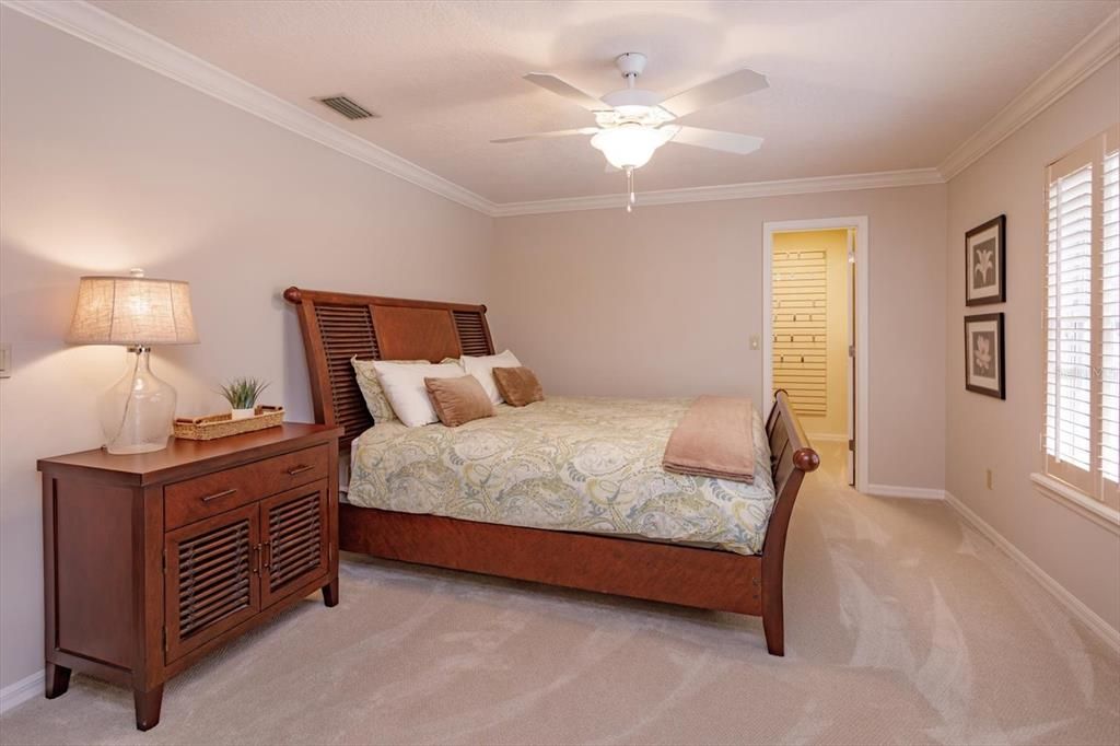 For Sale: $1,100,000 (6 beds, 5 baths, 4048 Square Feet)