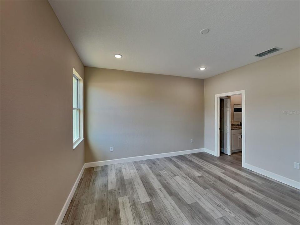 В аренду: $1,599 (3 спален, 2 ванн, 1251 Квадратных фут)