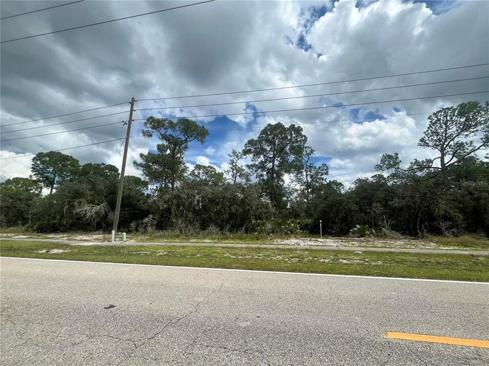 На продажу: $29,500 (0.23 acres)