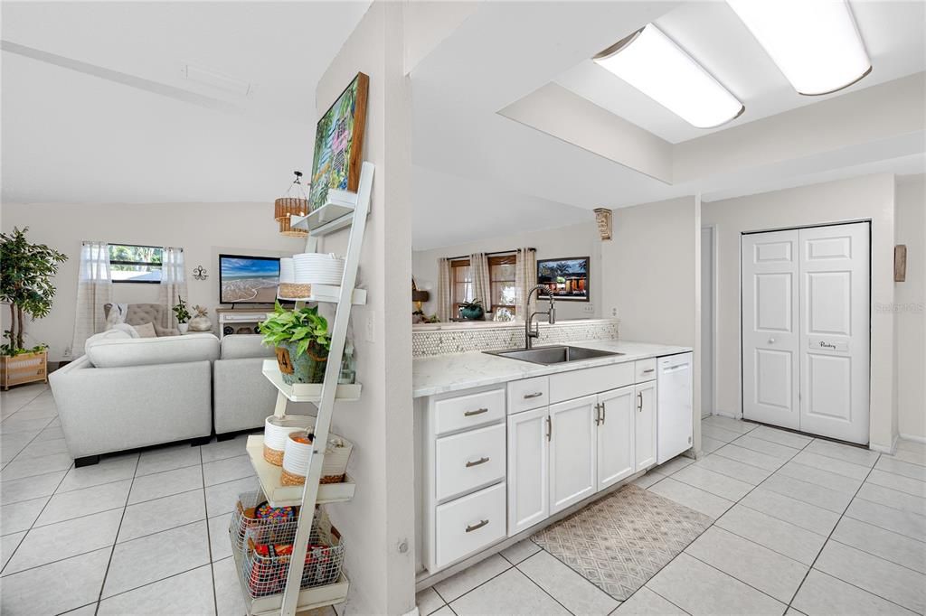 En Venta: $519,000 (3 camas, 2 baños, 1570 Pies cuadrados)