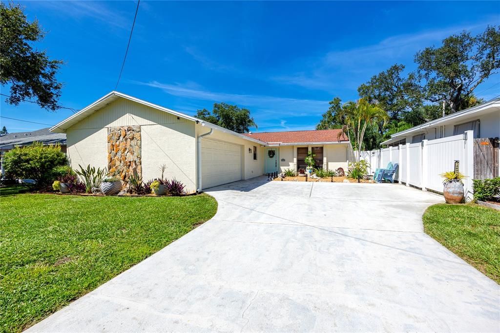 En Venta: $519,000 (3 camas, 2 baños, 1570 Pies cuadrados)