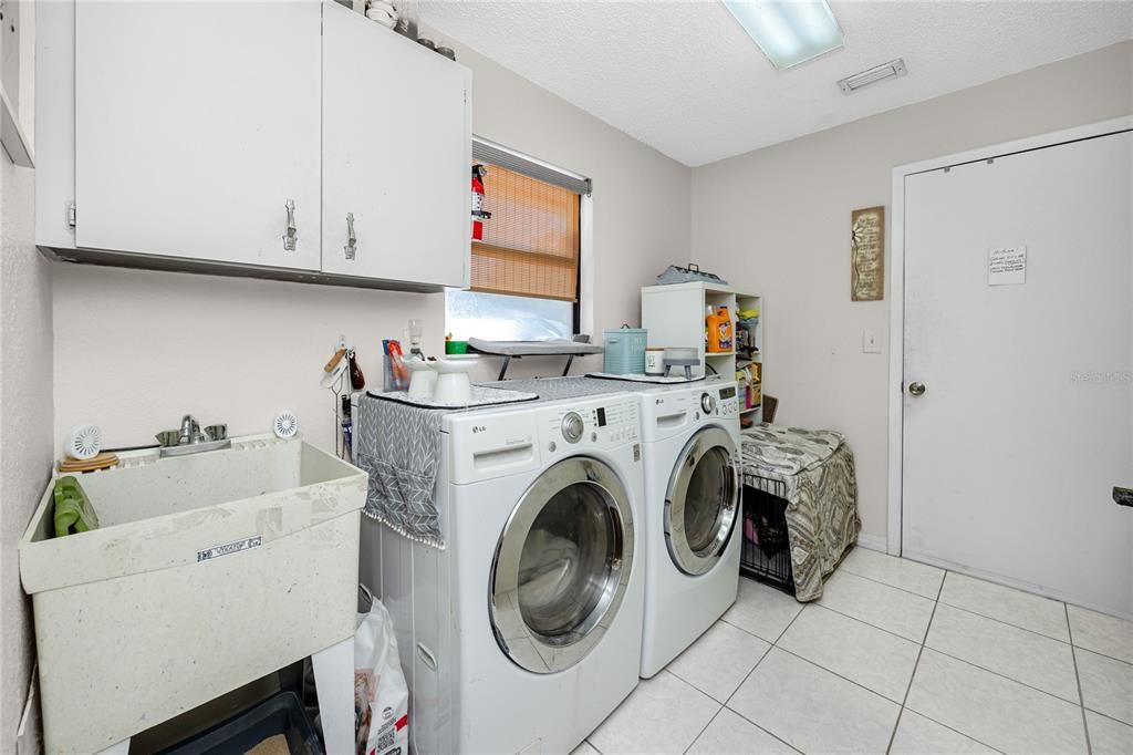 En Venta: $519,000 (3 camas, 2 baños, 1570 Pies cuadrados)