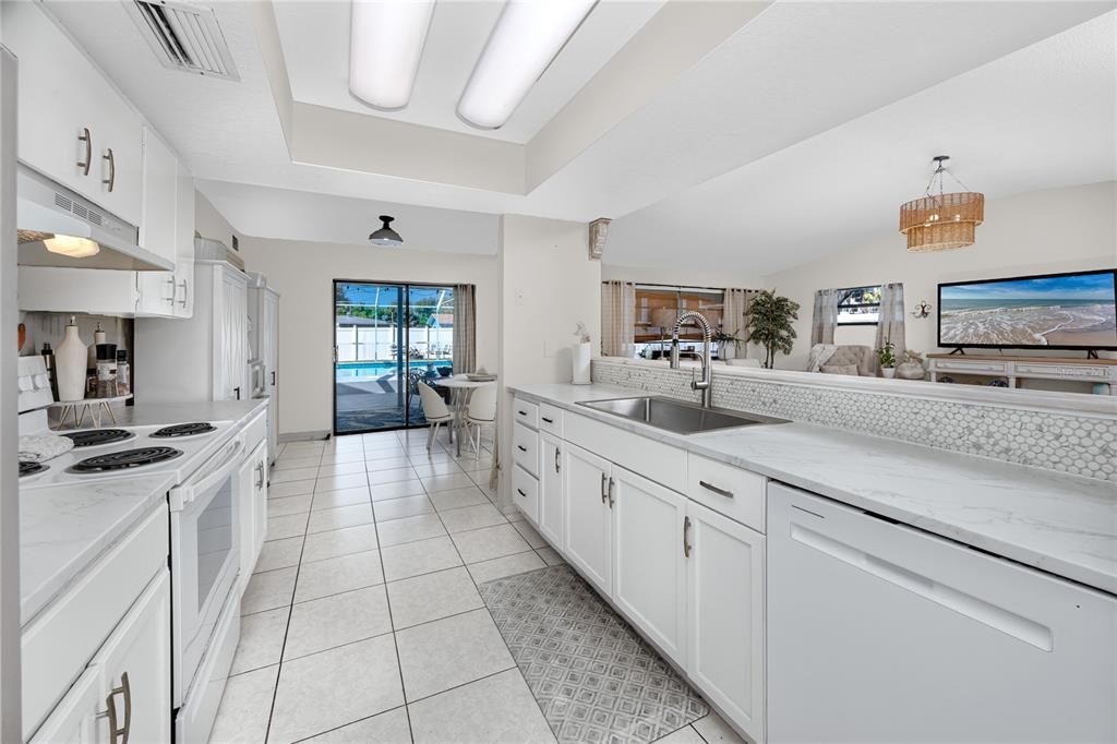 En Venta: $519,000 (3 camas, 2 baños, 1570 Pies cuadrados)