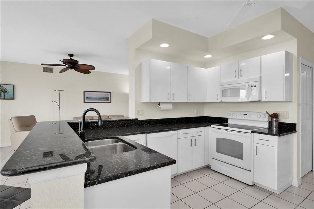 For Rent: $4,045 (3 beds, 2 baths, 1891 Square Feet)