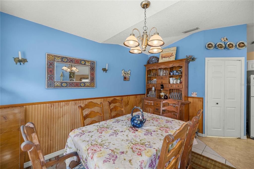На продажу: $300,000 (3 спален, 2 ванн, 1774 Квадратных фут)