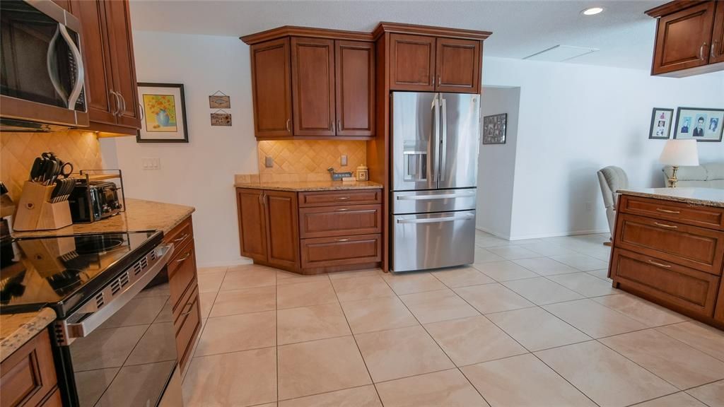For Sale: $925,000 (3 beds, 2 baths, 2283 Square Feet)