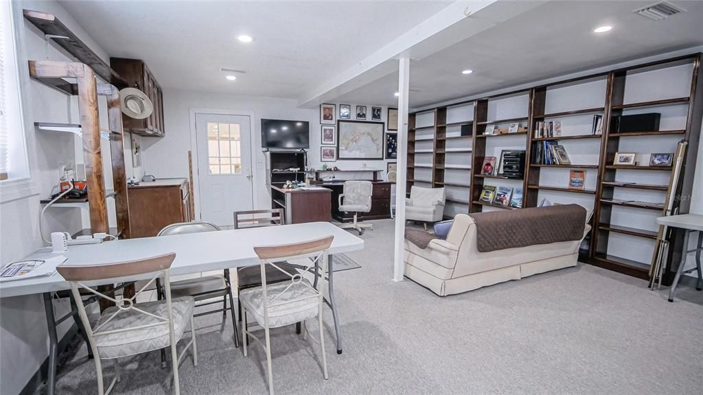For Sale: $925,000 (3 beds, 2 baths, 2283 Square Feet)