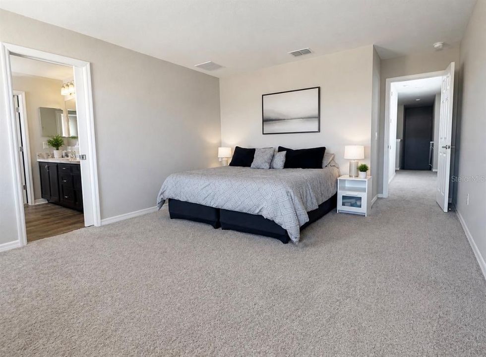 For Rent: $3,900 (5 beds, 3 baths, 2832 Square Feet)