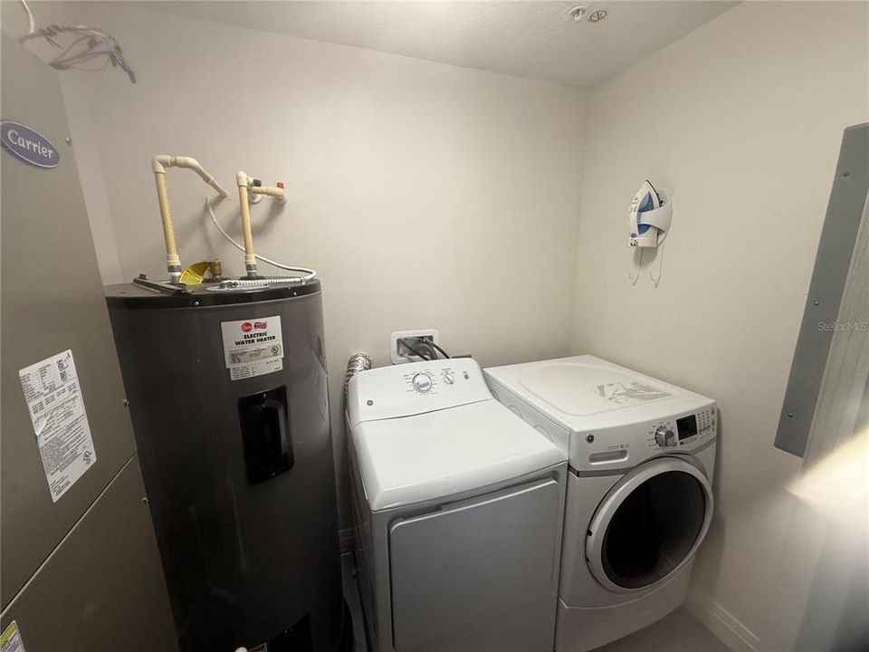 For Sale: $269,000 (3 beds, 2 baths, 1396 Square Feet)