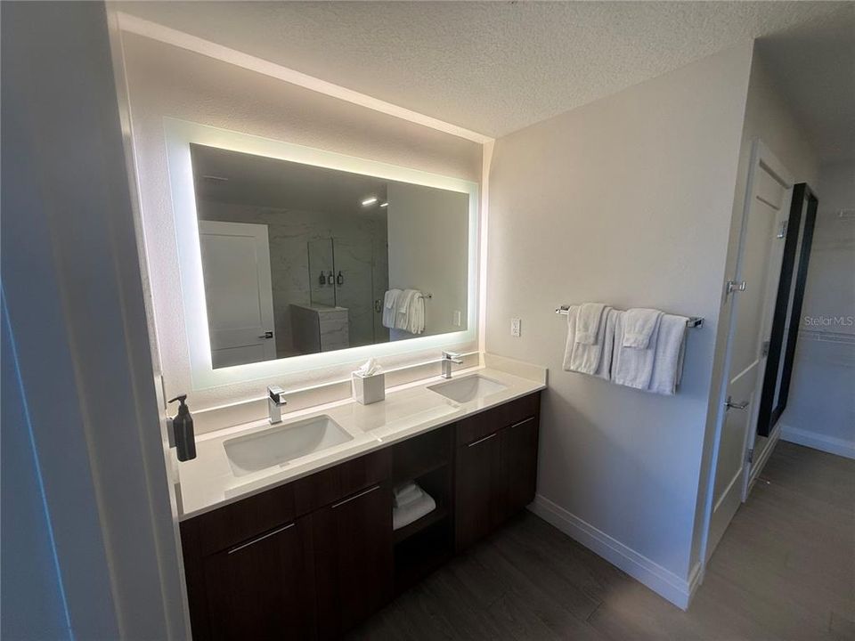 For Sale: $269,000 (3 beds, 2 baths, 1396 Square Feet)