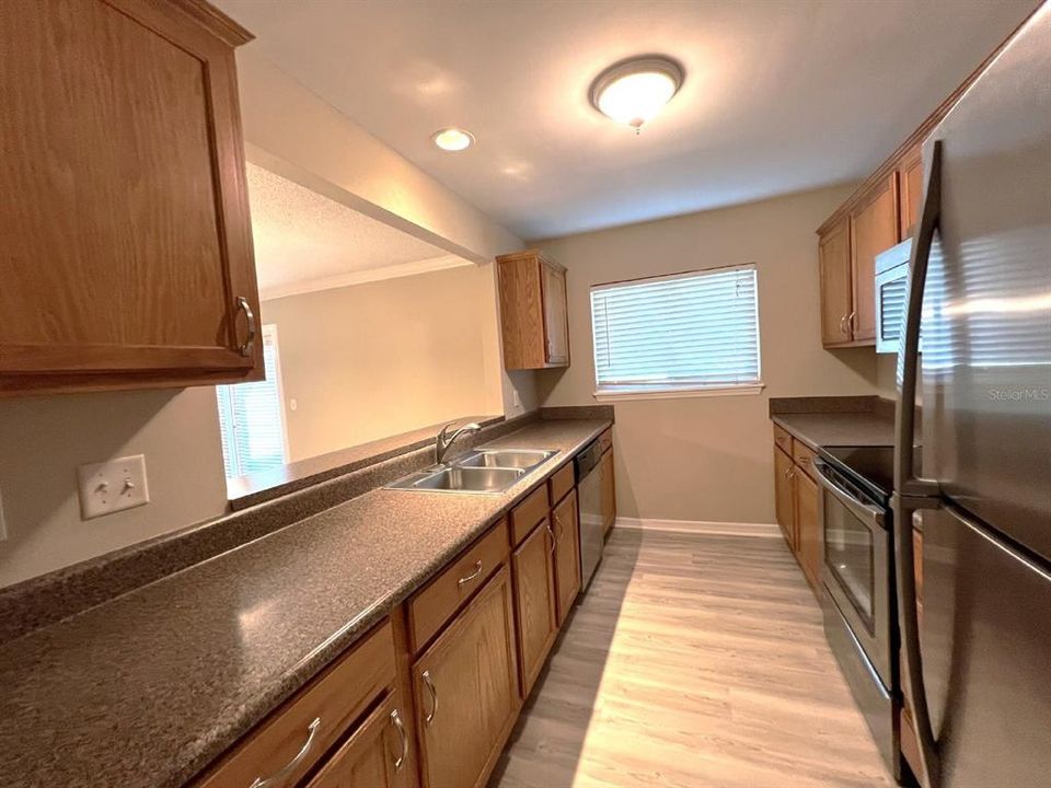 В аренду: $1,595 (2 спален, 2 ванн, 1049 Квадратных фут)