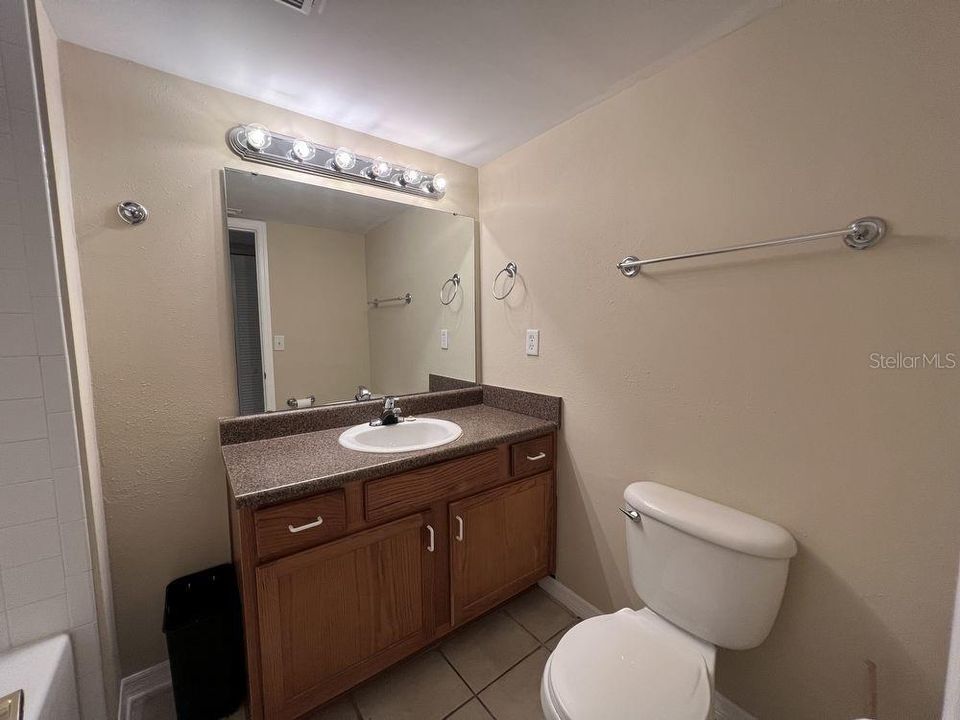 В аренду: $1,595 (2 спален, 2 ванн, 1049 Квадратных фут)