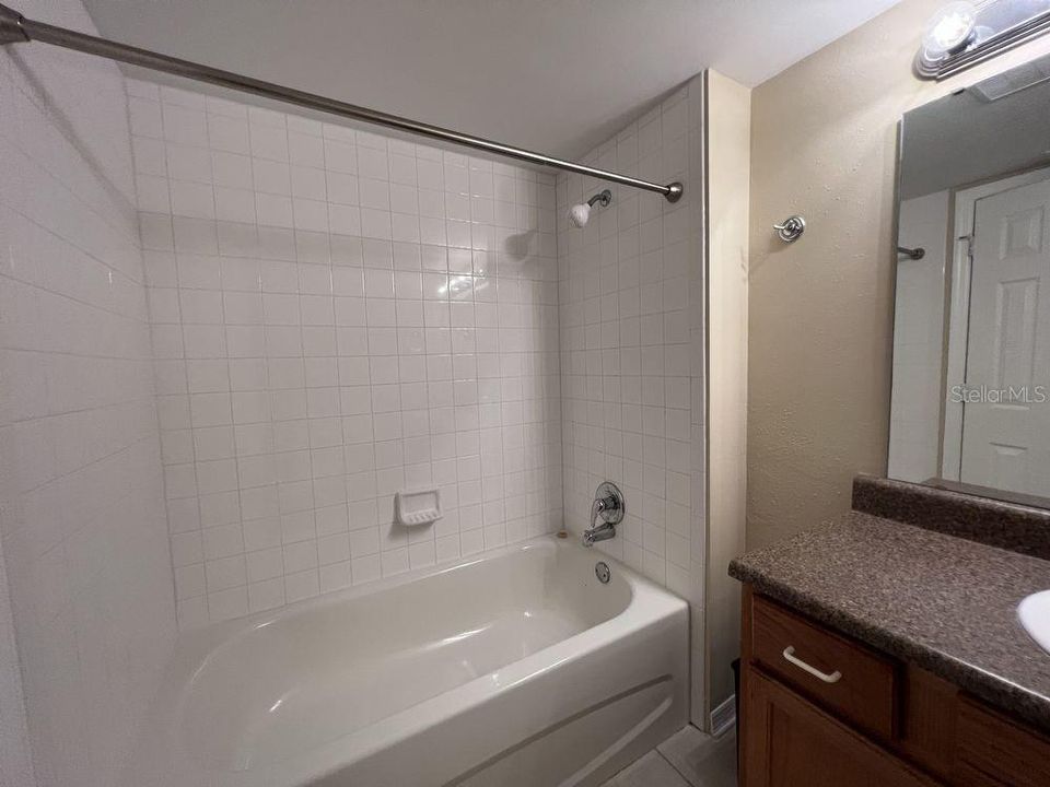 В аренду: $1,595 (2 спален, 2 ванн, 1049 Квадратных фут)