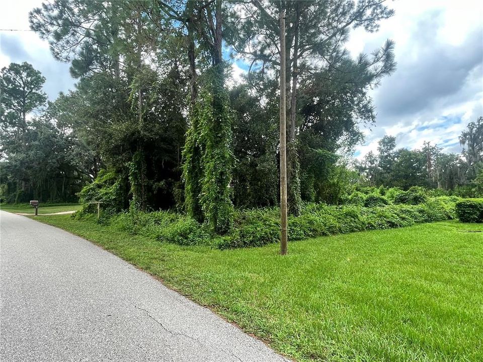 На продажу: $27,500 (0.26 acres)