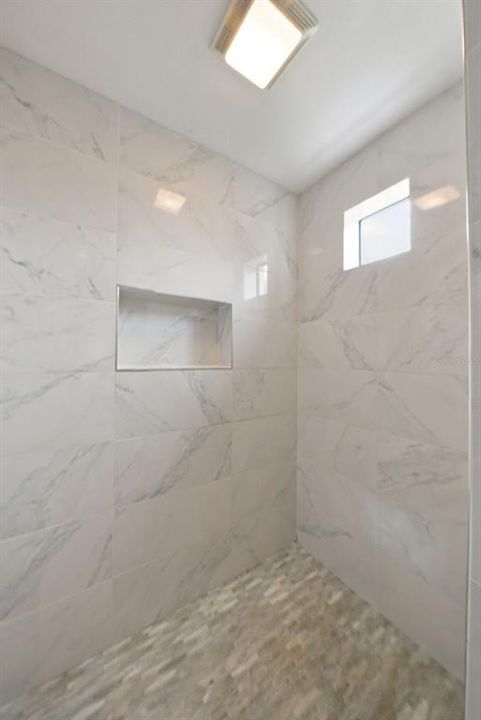 En Venta: $749,000 (3 camas, 2 baños, 2541 Pies cuadrados)