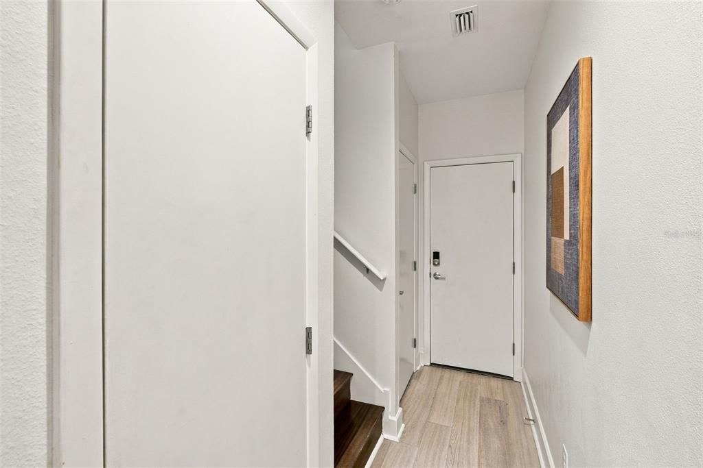 En Venta: $749,000 (3 camas, 2 baños, 2541 Pies cuadrados)
