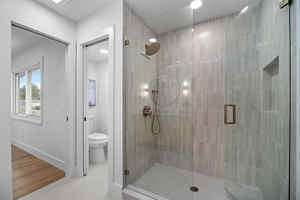 En Venta: $775,000 (4 camas, 2 baños, 2314 Pies cuadrados)