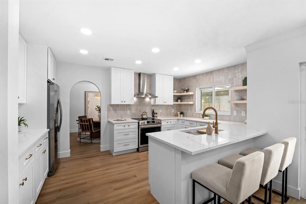En Venta: $775,000 (4 camas, 2 baños, 2314 Pies cuadrados)