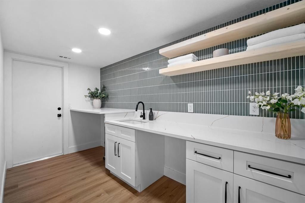En Venta: $775,000 (4 camas, 2 baños, 2314 Pies cuadrados)