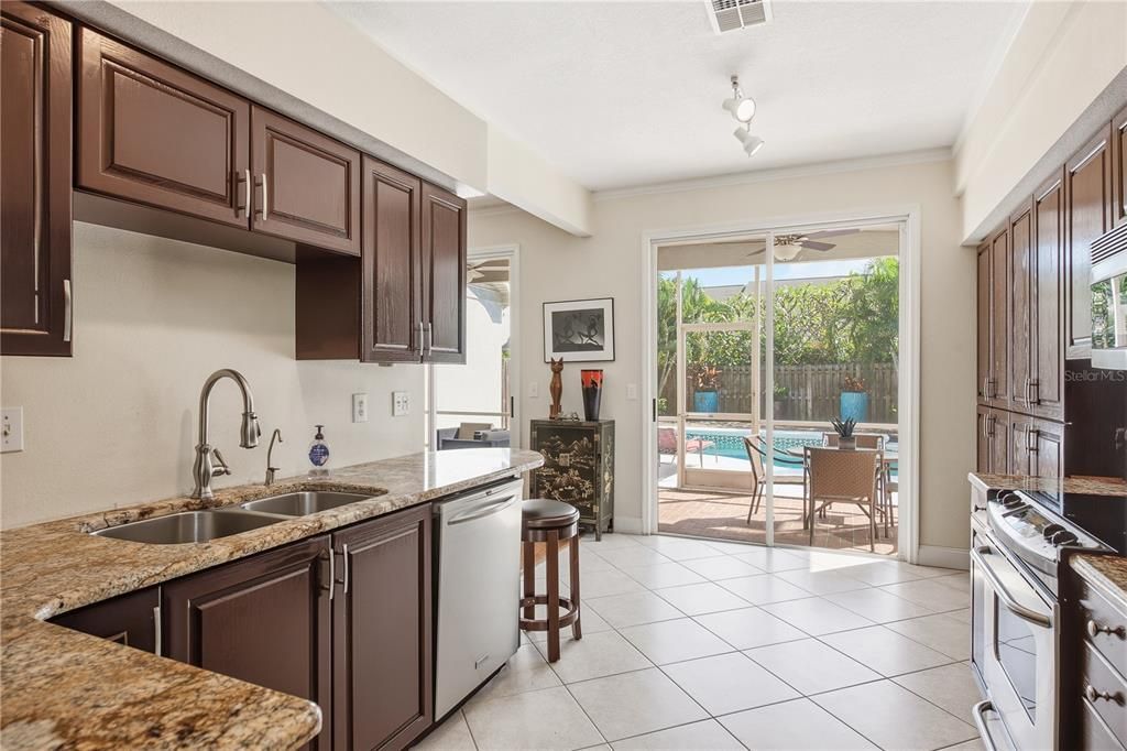 For Sale: $539,000 (3 beds, 2 baths, 1832 Square Feet)