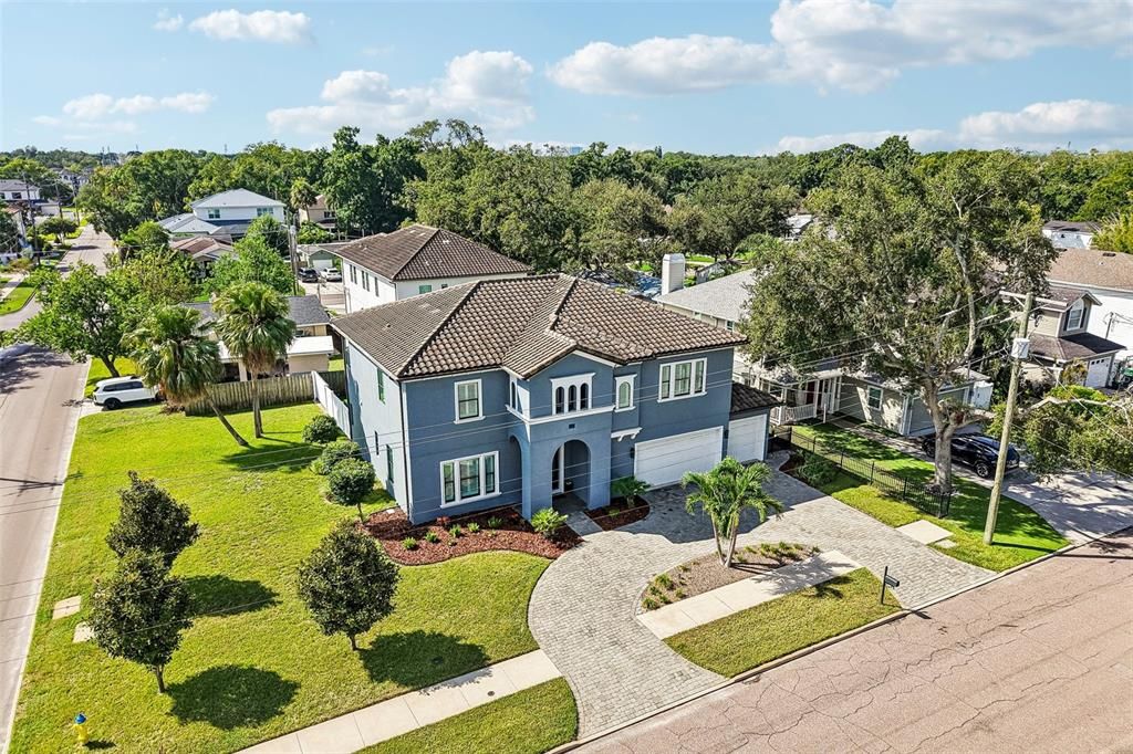 For Sale: $1,599,900 (5 beds, 4 baths, 3502 Square Feet)