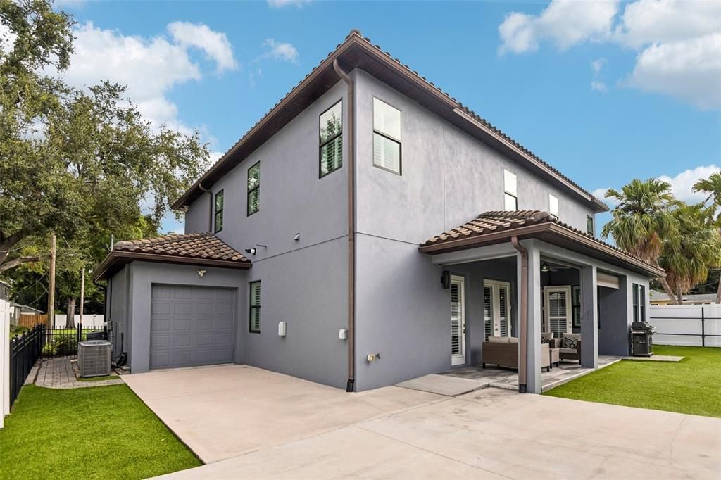 For Sale: $1,599,900 (5 beds, 4 baths, 3502 Square Feet)