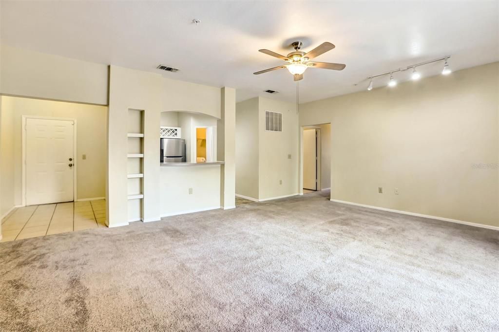 For Sale: $150,000 (2 beds, 2 baths, 1242 Square Feet)