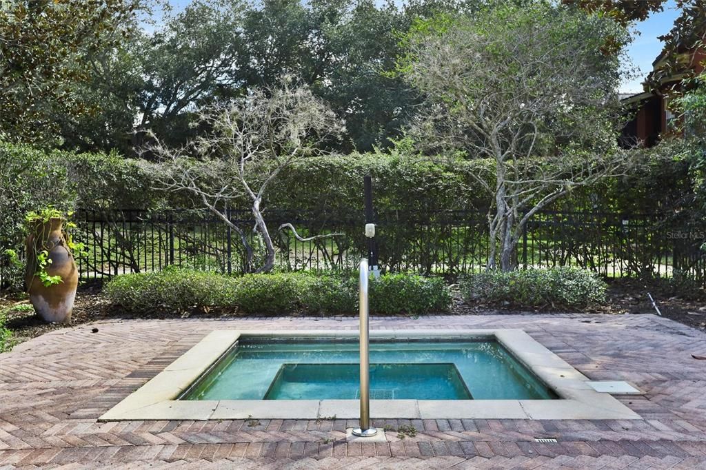 For Sale: $150,000 (2 beds, 2 baths, 1242 Square Feet)
