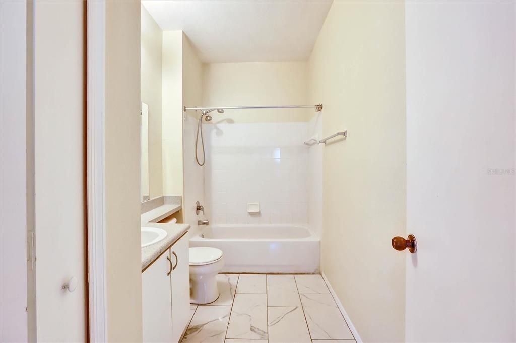 For Sale: $150,000 (2 beds, 2 baths, 1242 Square Feet)