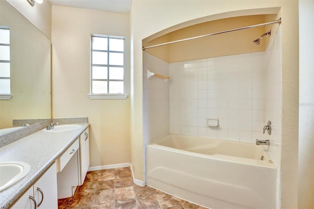 For Sale: $150,000 (2 beds, 2 baths, 1242 Square Feet)