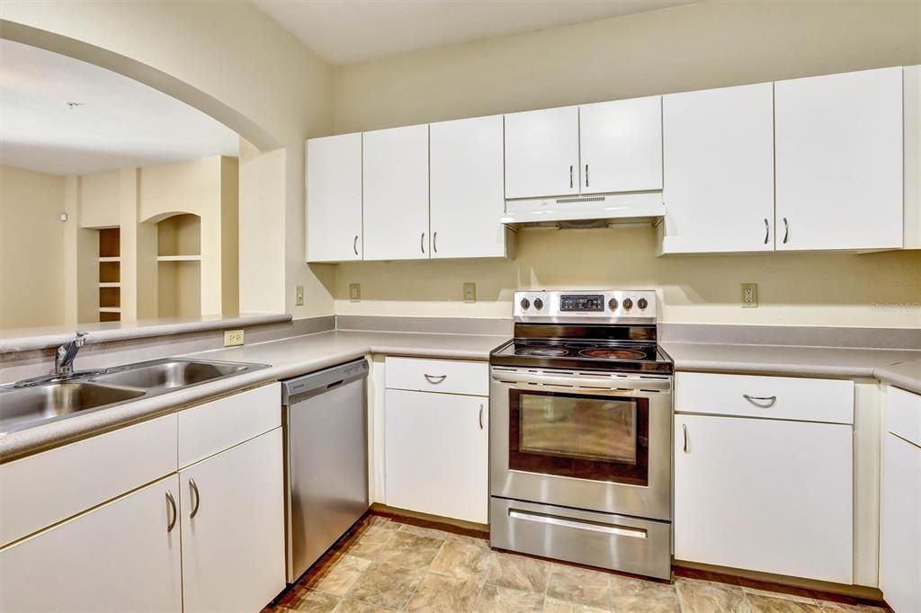 For Sale: $150,000 (2 beds, 2 baths, 1242 Square Feet)