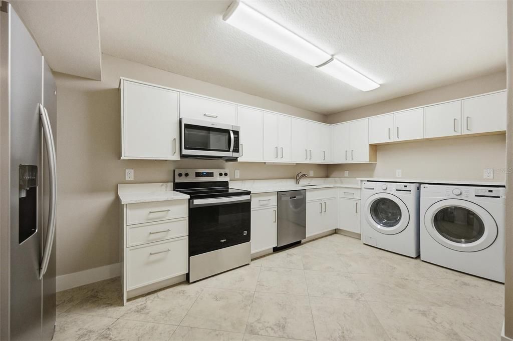 For Rent: $3,250 (2 beds, 2 baths, 1000 Square Feet)