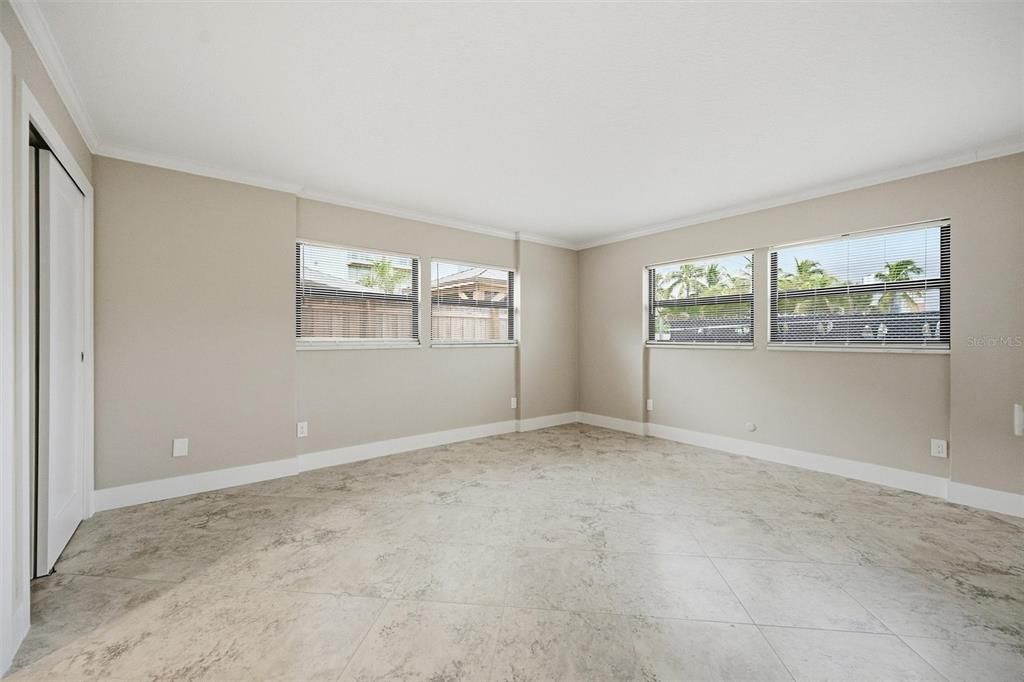 For Rent: $3,250 (2 beds, 2 baths, 1000 Square Feet)