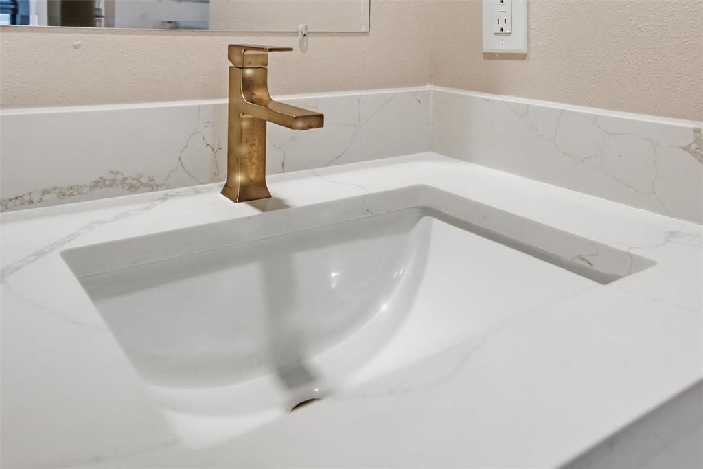 For Rent: $3,250 (2 beds, 2 baths, 1000 Square Feet)