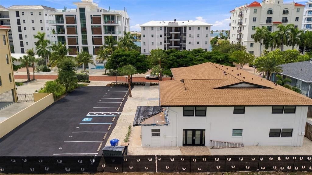 For Rent: $3,250 (2 beds, 2 baths, 1000 Square Feet)