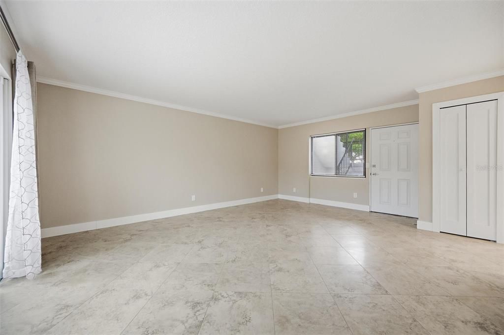 For Rent: $3,250 (2 beds, 2 baths, 1000 Square Feet)