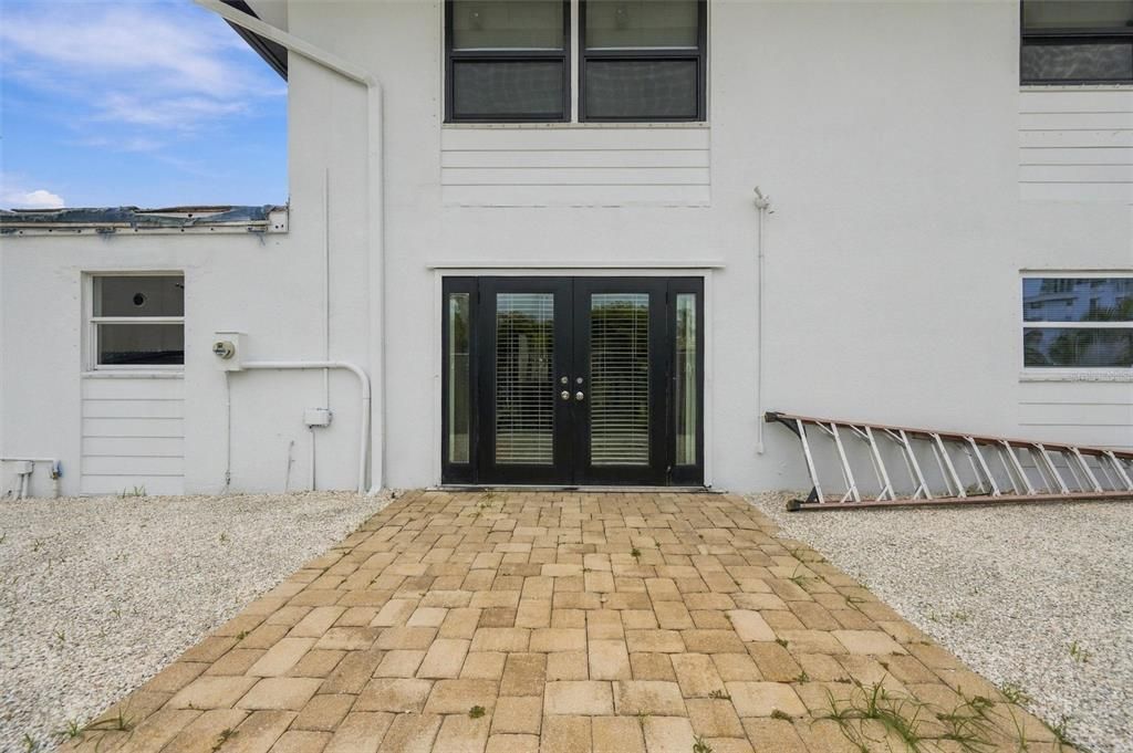 For Rent: $3,250 (2 beds, 2 baths, 1000 Square Feet)