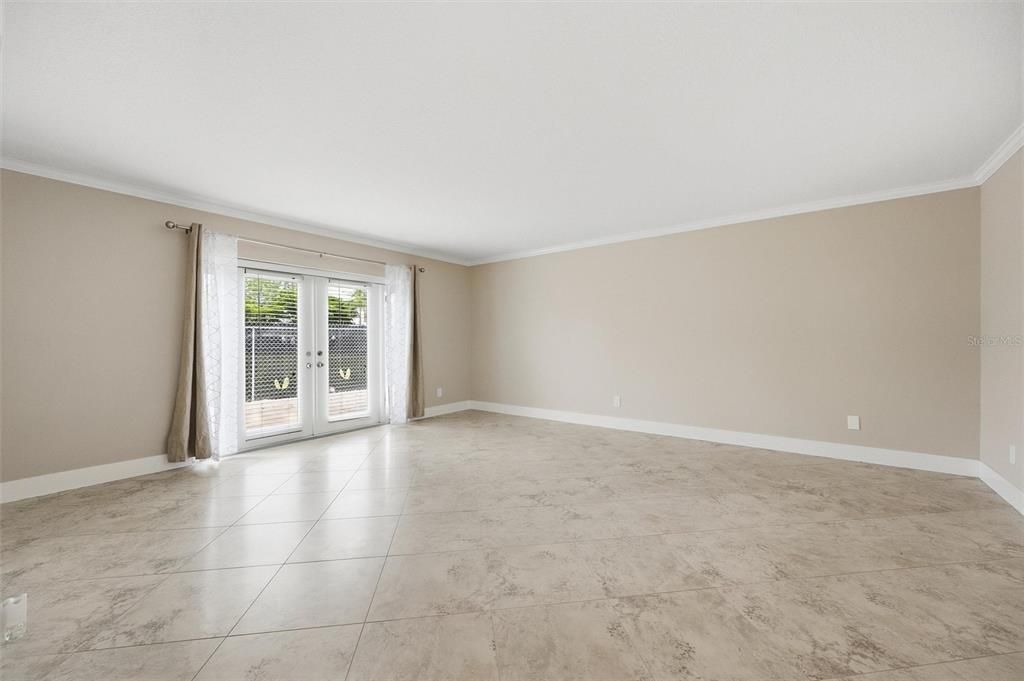 For Rent: $3,250 (2 beds, 2 baths, 1000 Square Feet)