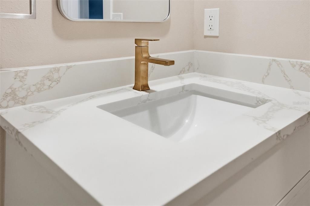 For Rent: $3,250 (2 beds, 2 baths, 1000 Square Feet)