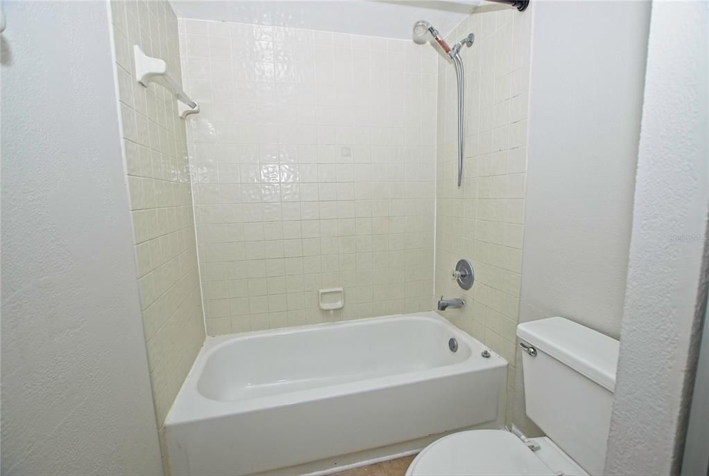 For Sale: $200,000 (2 beds, 2 baths, 1285 Square Feet)